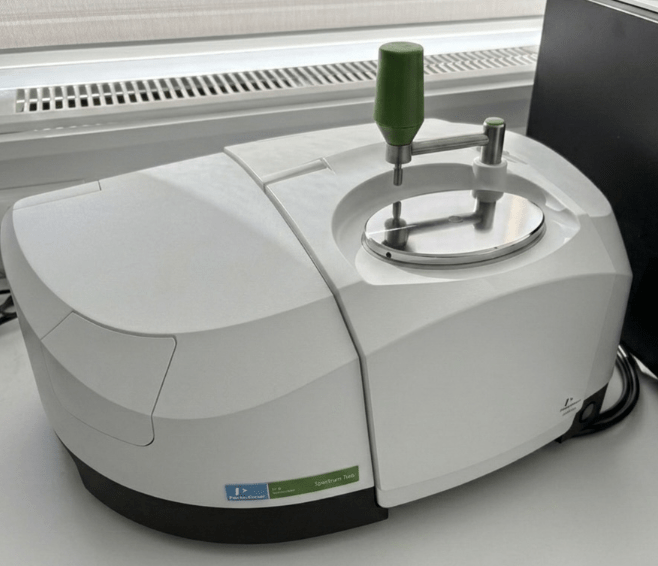 FT-IR / FT-NIR / FT-FIR Spectrum TWO Spectrometer PerkinElmer